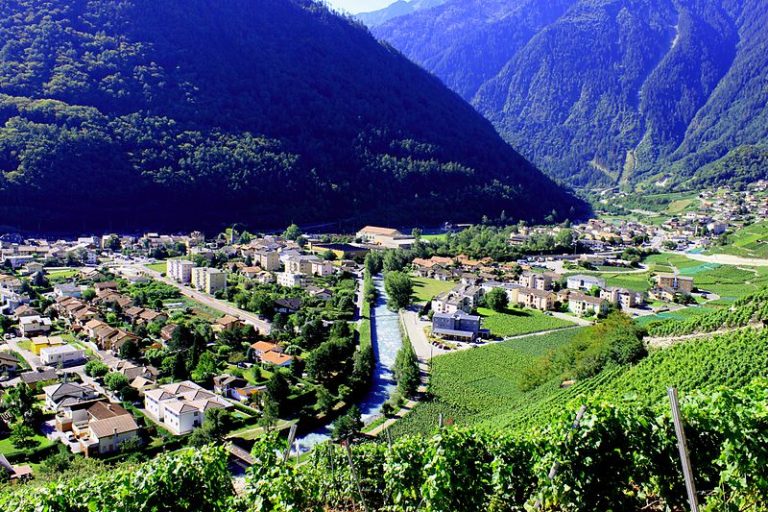Vue de Martigny en Suisse